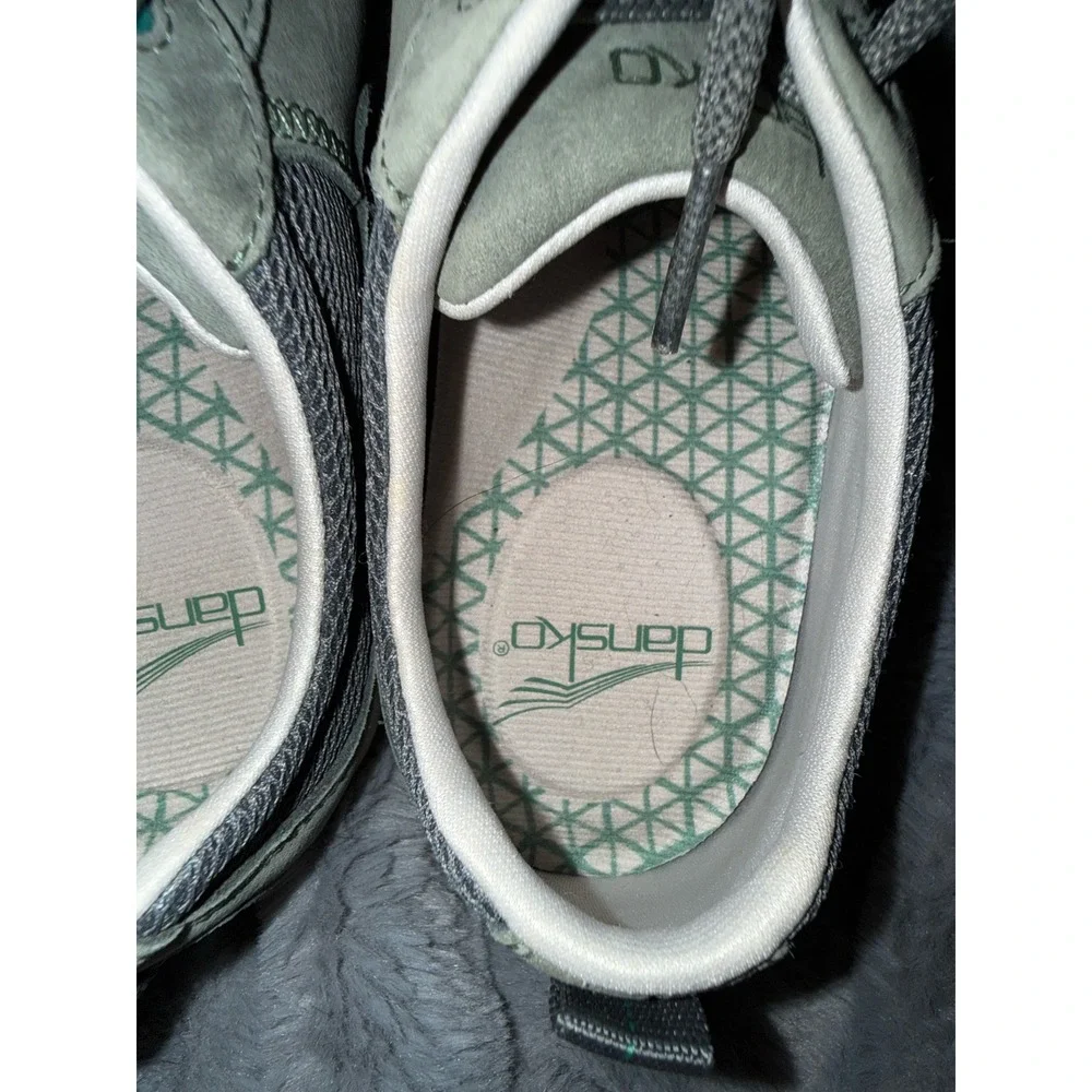 Dansko Paisley Waterproof Sneakers Sage Green Nubuck Vibram Sole Womens 37